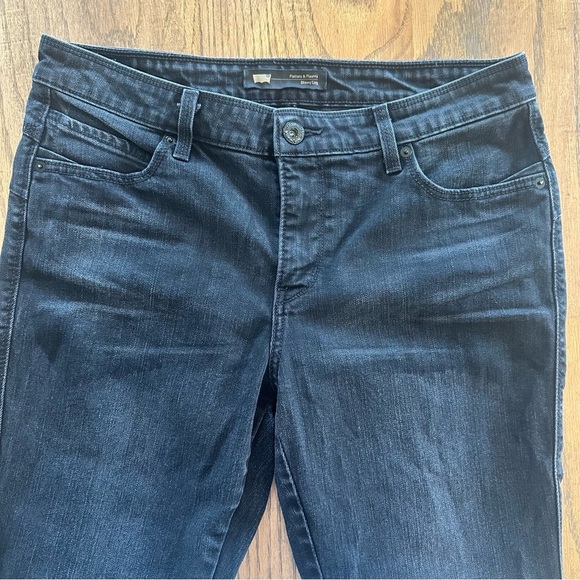 Levi’s Flatter & Flaunt Skinny Leg Black Denim Jeans Size 12 - Picture 3 of 15